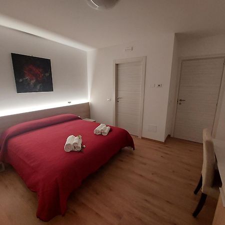 Locanda Rossa Otel Romans di Varmo Oda fotoğraf