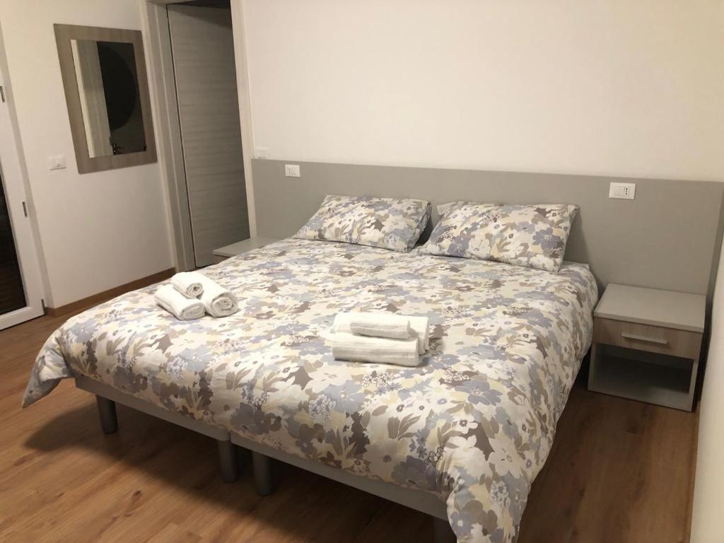 Locanda Rossa Otel Romans di Varmo Dış mekan fotoğraf