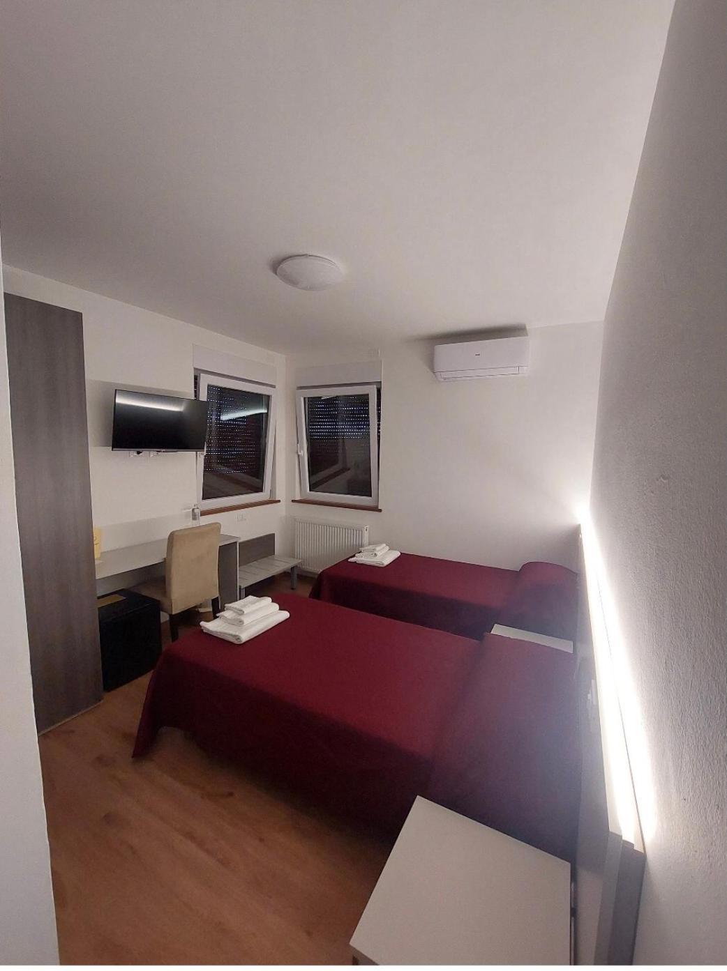 Locanda Rossa Otel Romans di Varmo Dış mekan fotoğraf