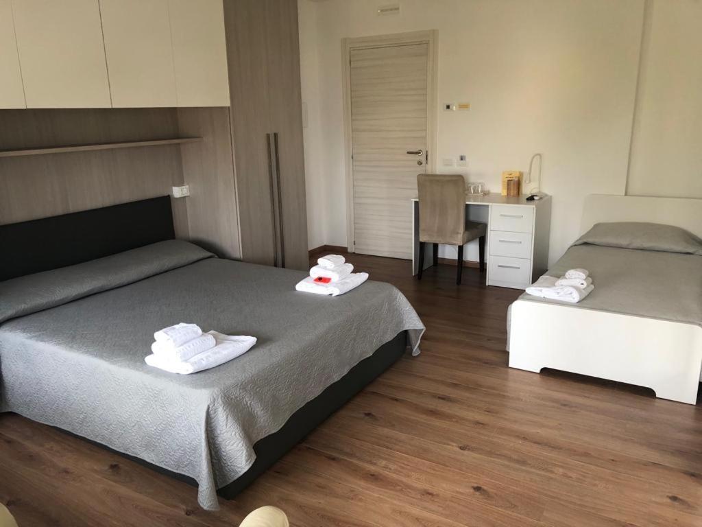 Locanda Rossa Otel Romans di Varmo Dış mekan fotoğraf